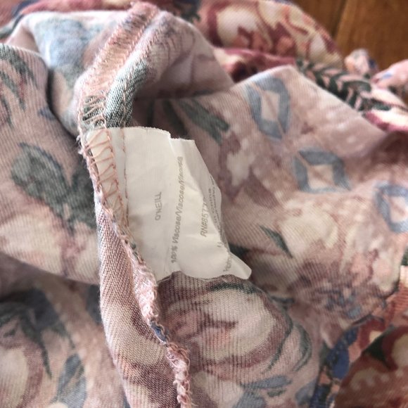 SALE!! O'Neill Floral Crossback Rosemary Pink Romper - Picture 7 of 7